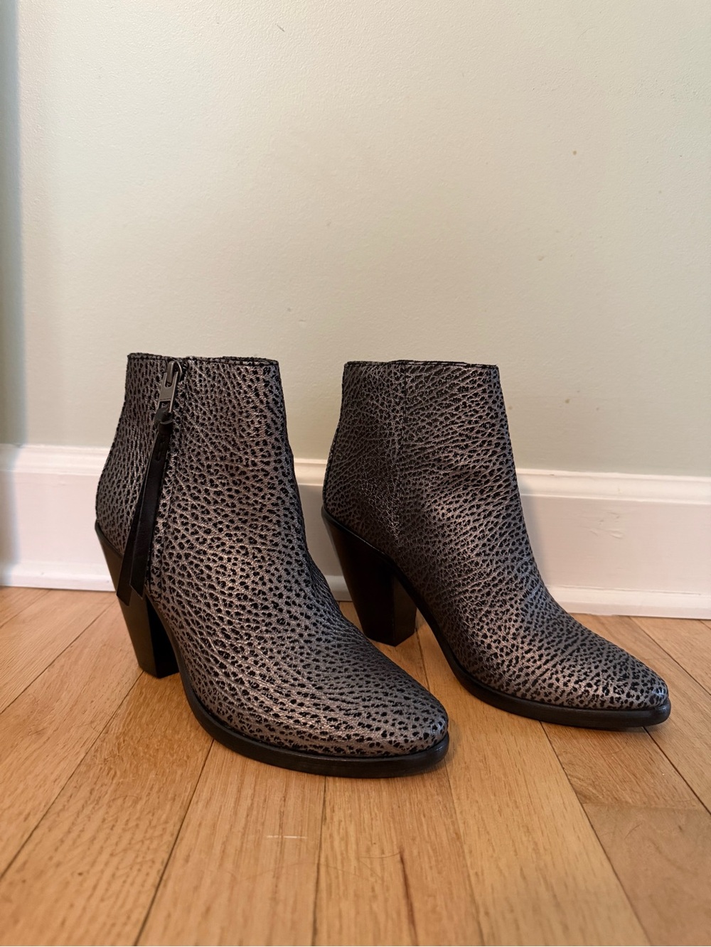 🎉5x HP🎉 All Saints New Jonas Boots in Silver - Picture 6 of 6